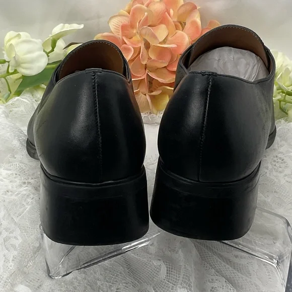 Naturalizer Woman’s Black Leather Slip-On Loafers Sz8 - Picture 3 of 10